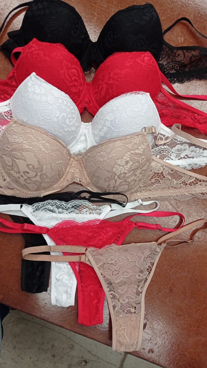 Conjunto soft en puntilla con les regulable